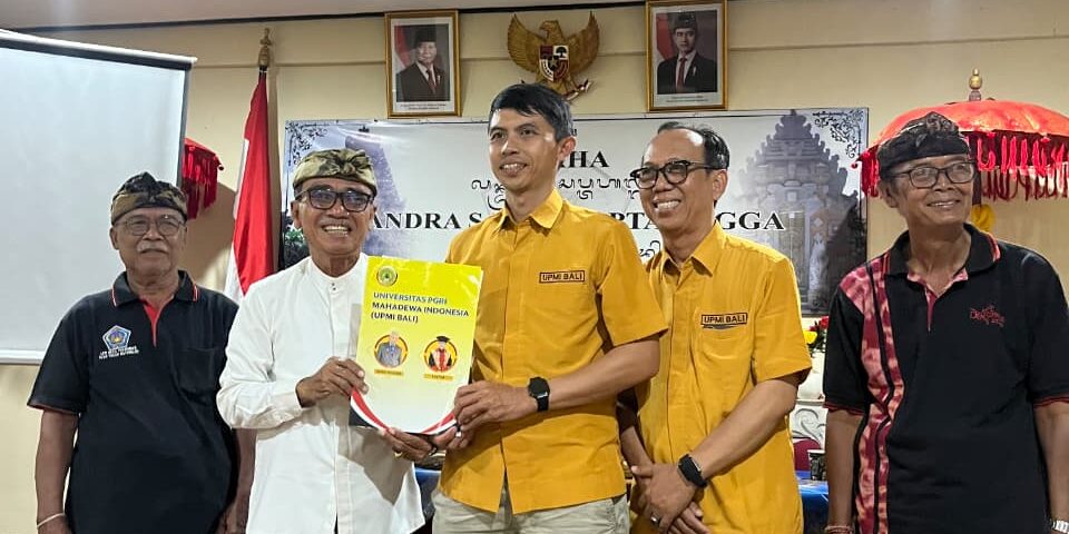 Read more about the article Desa Adat Dlod Tukad dan Prodi Informatika FST UPMI Bali Perkuat Kolaborasi Digital, Mahasiswa Kerja Praktek Dilibatkan dalam Program Kampus Berdampak